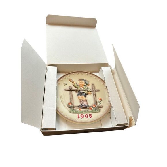 M.J. Hummel 1995 Annual Plate Limited Edition 25th Anniversary Goebel Germany Co - Picture 1 of 8
